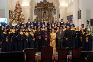 Coro Arquidiocesano de Santiago celebra 35 años con gala musical