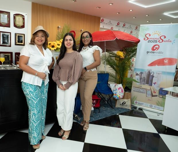 Sugelen Beltré, Nicole Hernández y Estefanie Zorrilla.