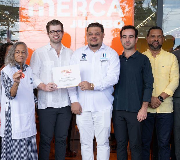 Nancy Espino, Rodrigo González, Santiago Hidalgo, José Ricardo Feris y Eduardo Polanco.