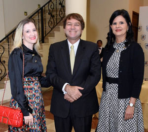Silvana de Koenig, Ricardo Koenig y Carolina Ramos