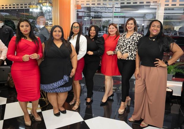 Linabel Silfa, Rita Pérez, Stephanie Zorrilla, Yulisa Decena, Yasmiry  De León, Elisa Delgado y Ángela García.
