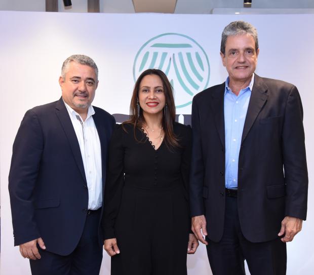 Diario Hispaniola rinde homenaje a los Padres Líderes en un emotivo encuentro 