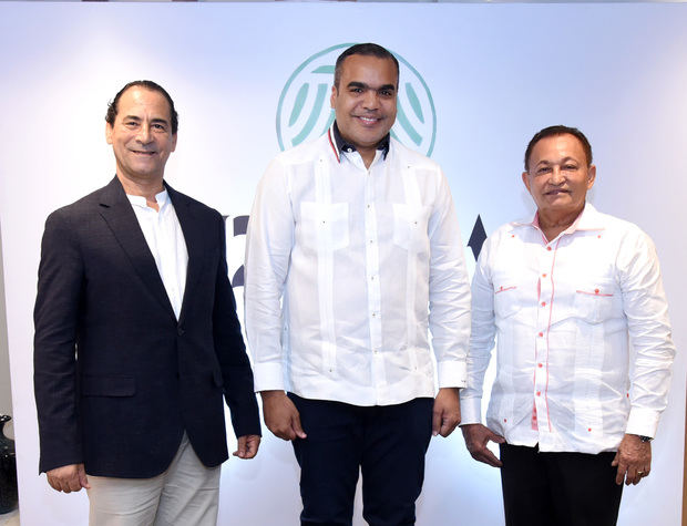 Diario Hispaniola rinde homenaje a los Padres Líderes en un emotivo encuentro 