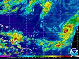El huracán Irma baja a categoría 2 mientras se acerca al Caribe