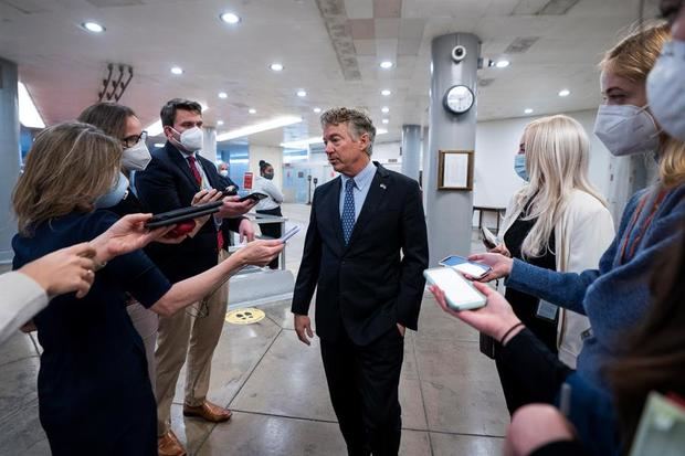 El senador republicano por Kentucky Rand Paul fue registrado este martes al hablar con la prensa.