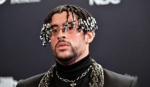 Bad Bunny arrasa y J Balvin se va vacío en los Latin American Music Awards