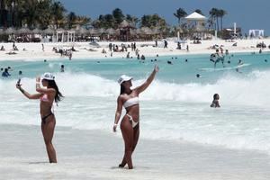 México estudia declarar actividad esencial al turismo