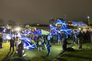Marcha con antorchas en Edimburgo para reclamar que Escocia vuelva a la UE