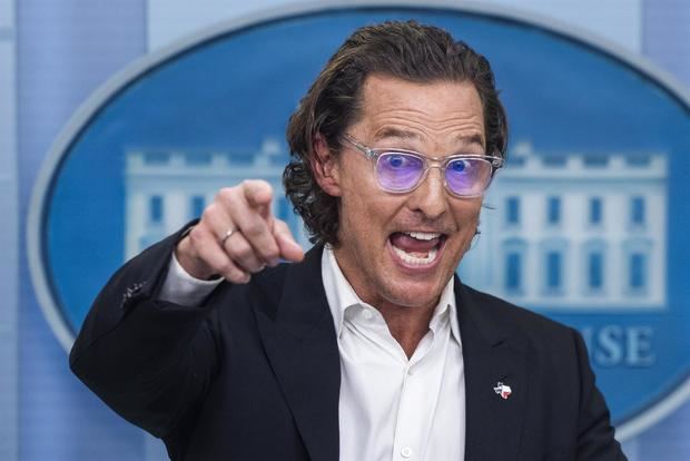 El actor Matthew McConaughey llama a la responsabilidad de las armas en la Sala de Prensa de la Casa Blanca, en Washington, EE.UU.