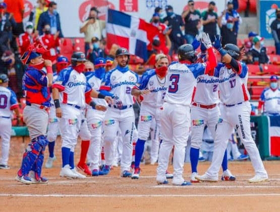 RD vence a Panamá y avanza a la final de la Serie del Caribe.