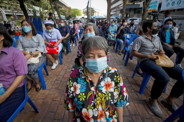 Según el BAD la extrema pobreza, representada en el umbral por debajo de los 1,90 dólares diarios, afecta actualmente a 24,3 millones en 2021, o el 3,7 % de los 650 millones de habitantes del Sudeste Asiático, una tasa que antes de la pandemia registraba un constante descenso.