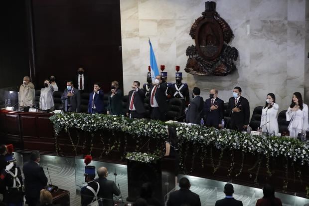 Empresarios de Honduras urgen soluciones políticas ante la crisis en el Parlamento