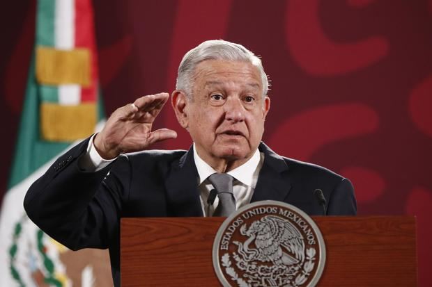 El presidente de México, Andrés Manuel López Obrador, habla hoy durante una rueda de prensa en el Palacio Nacional, en Ciudad de México, México.