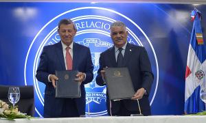 RD y Uruguay firman acuerdos económicos y migratorios