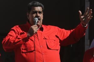 Maduro defiende el derecho al comercio internacional tras la llegada de un buque iraní­