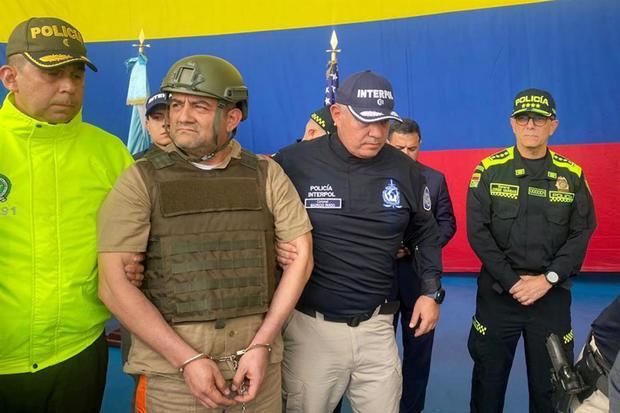 Fotografía cedida hoy por el Ejército Nacional de Colombia que muestra al jefe del Clan del Golfo (la mayor banda criminal dedicada al narcotráfico de Colombia y heredera del paramilitarismo) Dairo Antonio Úsuga, alias 'Otoniel'.