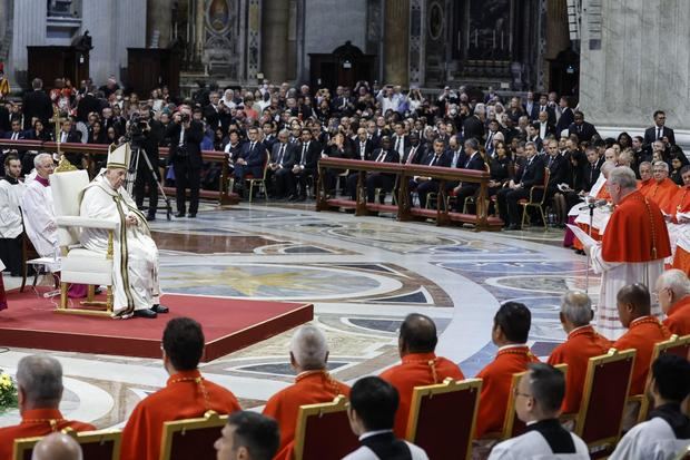 El papa nombra 20 nuevos cardenales en su octavo consistorio