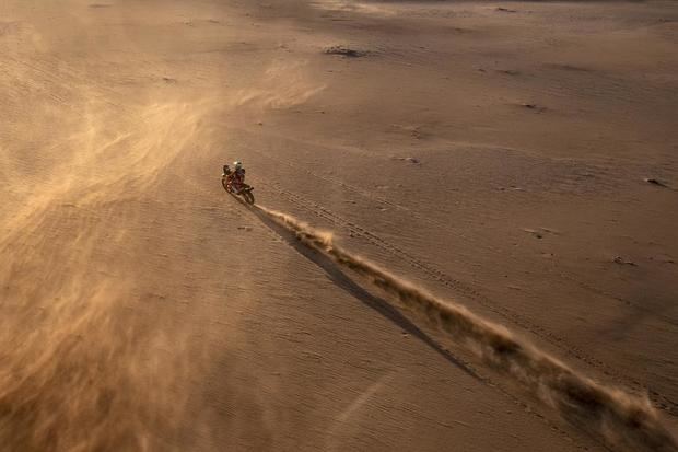 El rally Dakar también tendrá que adaptarse a la pandemia de coronavirus, que ha obligado a los organizadores a un desafío logístico aun mayor de lo habitual para que la carrera pueda comenzar el próximo 3 de enero en la ciudad saudí de Yeda.