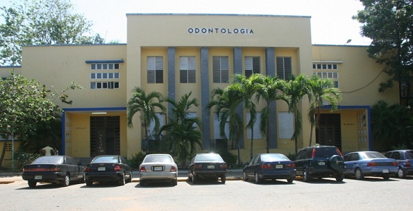 Edificio Escuela de Odontología.