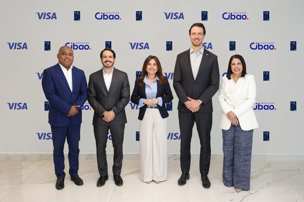 Edward Ramirez, Carlos Espinal, Rebeca Melendez, Gustavo Turquia y Ninoska Suarez.