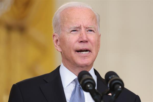El presidente de EE.UU., Joe Biden, habla sobre la situación en Afganistán durante un rueda de prensa, este 16 de agosto de 2021, en la Casa Blanca, Washington. 