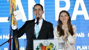 Venezuela se mantiene en tensa calma a la espera de llegada de Guaidó 
