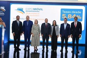 Banco de Reservas promueve la modernización del parque vehicular en la inauguración de Expomóvil 2025