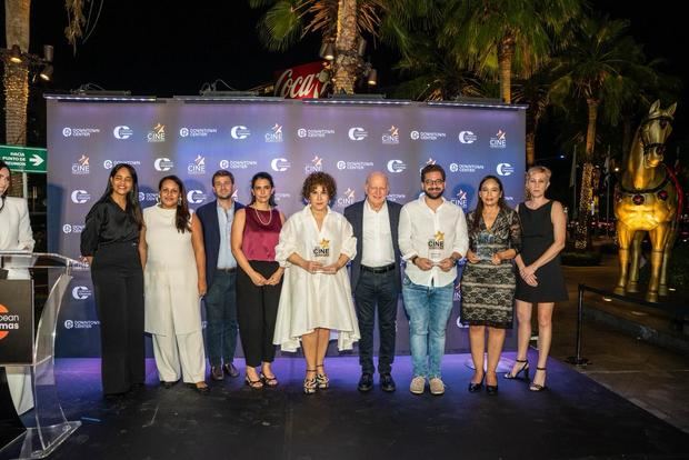 Cineastas dominicanos reciben homenaje en Downtown Center.