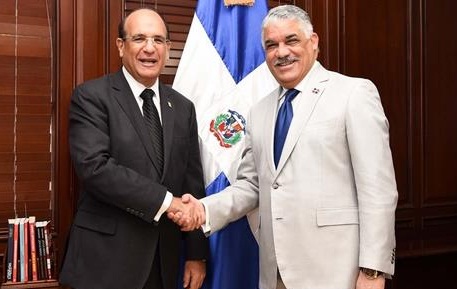 El presidente de la JCE, Julio César Castaños, y el canciller dominicano Miguel Vargas M. 