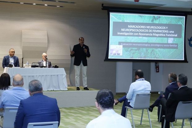 Equipo multidisciplinario de especialistas de CEDIMAT.