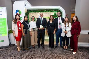 Elizabeth Rojas, Cristina Bello, Kirssys Abreu, Fidelio Arturo Despradel, Josefina Navarro, Luis Vásquez Franjul, Pamela Pérez Nadal y Lía García.