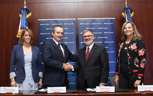 AMCHAMDR y Embajada de EEUU firman acuerdo para brindar servicios comerciales