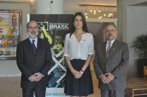 Empresarios brasileños muestran interés de negocios en electricidad y electrónica