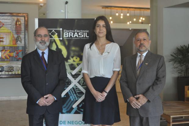 Antonio Luz, Renata Stancioli y Leonel Castellanos Duarte