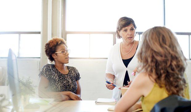 Abogan por la trasformación del liderazgo femenino en la gestión empresarial.