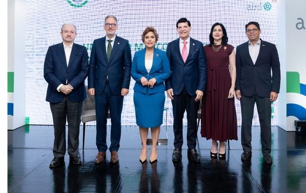 Encuentro Industrial “Hacia un nuevo marco legal de defensa de la competencia en la República Dominicana”.