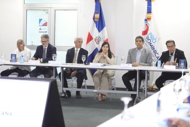 ProDominicana realiza encuentro estratégico con representantes del sector privado.