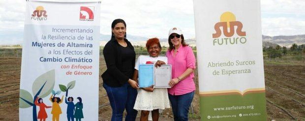 Entrega del plan de acción de la Asociación de Mujeres de Altamira.