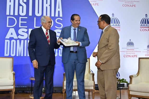 Conape presenta el libro “Historia de los Asilos Dominicanos”.