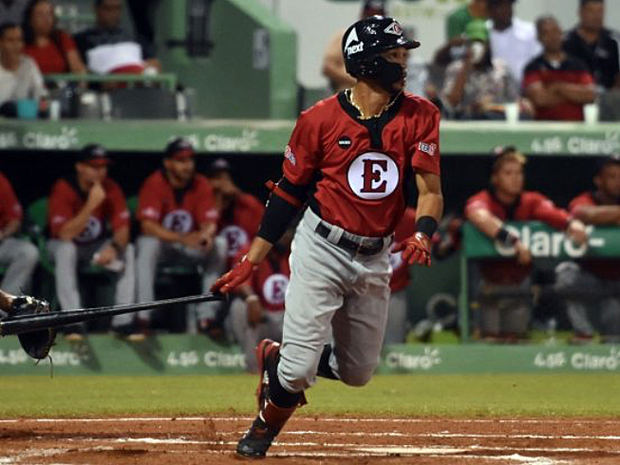 Los Leones del Escogido mantuvieron su invicto al derrotar 5 carreras por 3 a las Estrellas en partido del torneo de béisbol otoño invernal Copa BHD León.