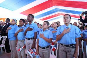 Mejoran condiciones educativas tras entrega de escuelas en La Vega