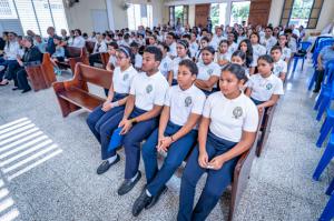 Colegio La Zurza conmemora 35 años de trayectoria educativa