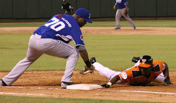 Partido entre Licey y Toros.