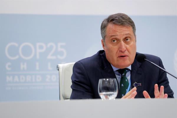 El coordinador de la Presidencia de la Cumbre del Clima de Madrid (COP25), el chileno Andrés Landerretche, durante la rueda de prensa que ha ofrecido este viernes, en la que ha explicado que continuarán las discusiones para llegar a un compromiso común, pero que 'existe optimismo', pese a que persisten las diferencias en asuntos como el carbono. 