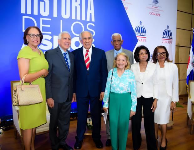 Personalidades presentes en la puesta en circulación.