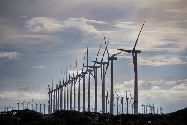 Fotografía de un parque de energía eólica en el Itsmo de Tehuantepec, estado de Oaxaca, México.