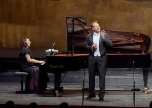 La música suena de nuevo en la Ópera de Viena, ante sólo cien espectadores