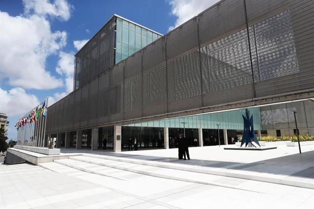 En la imagen un registro de la sede del Bacno de Desarrollo de América Latina (CAF), en Montevideo, Uruguay.