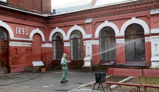 Moscú endurece el control de cuarentena con pases digitales y entre críticas