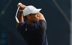 Tiger Woods comienza de forma extraña y acaba con 73 golpes
 